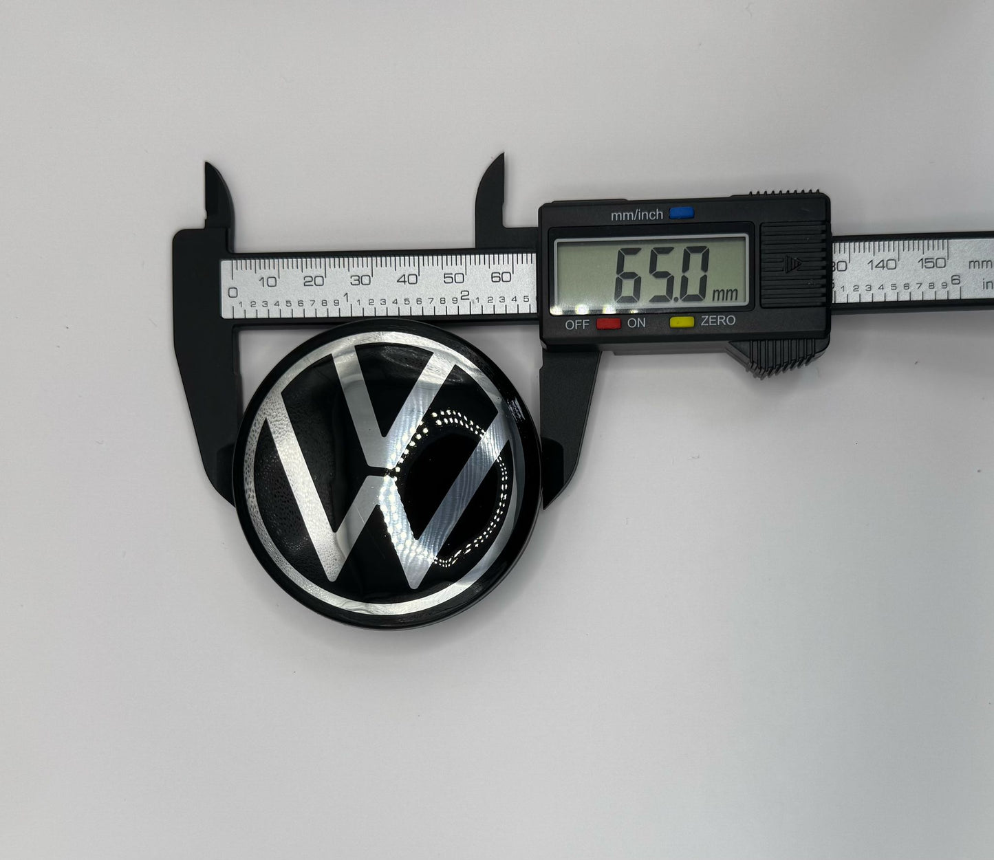 BRAND NEW CENTRE CAPS FOR VW GOLF PASSAT MK VIII 65MM 5HO 601 171