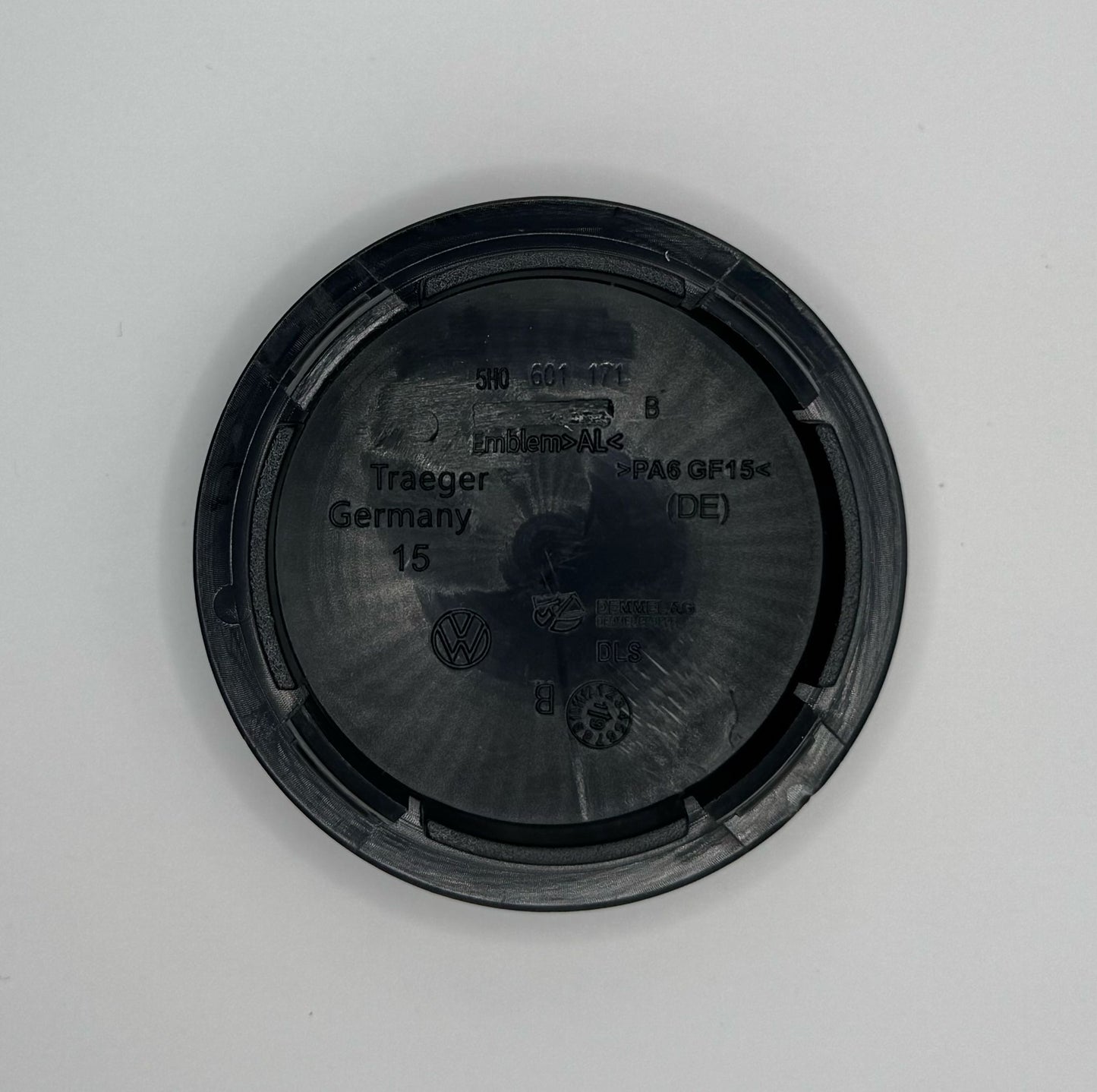 BRAND NEW CENTRE CAPS FOR VW GOLF PASSAT MK VIII 65MM 5HO 601 171
