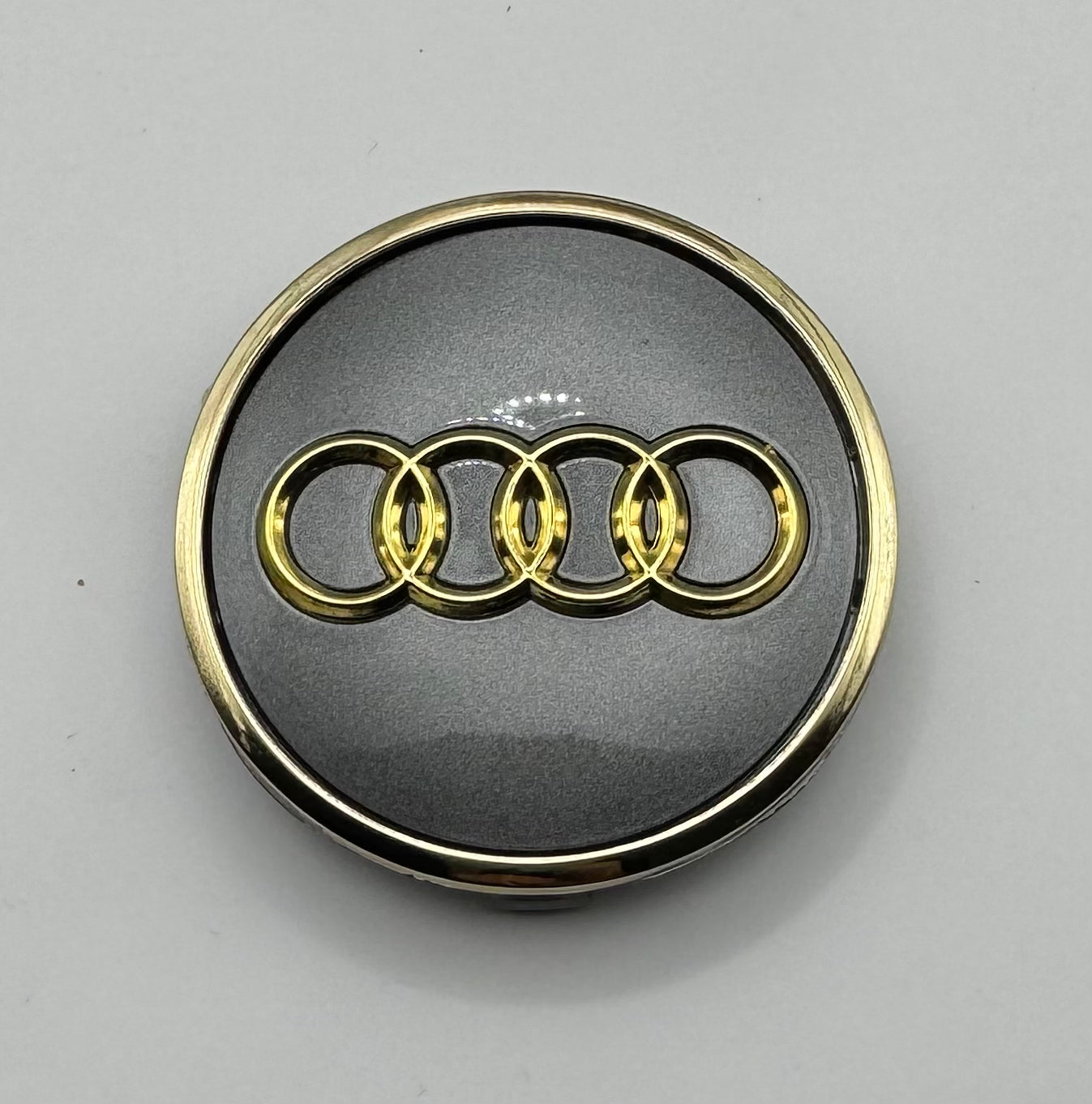 AUDI SILVER GOLD ALLOY WHEEL CENTRE CAPS ( #AMEAU15SILVERGOLD)