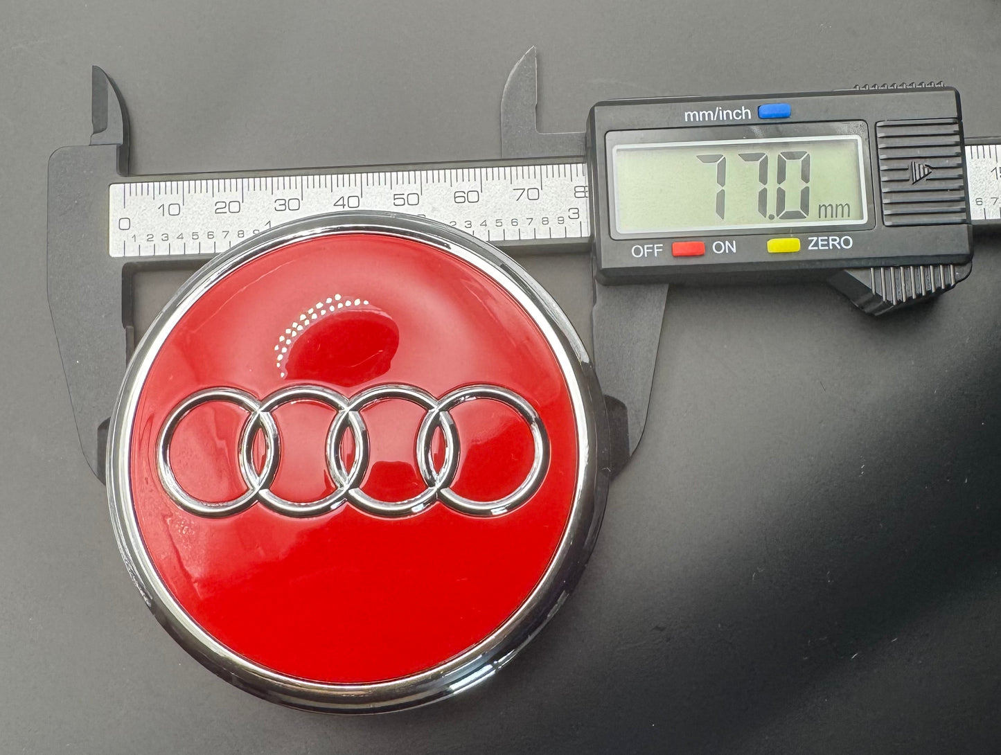 AUDI RED ALLOY WHEEL CENTRE CAPS WITH CHROME RING 77MM (4L0601170) Fit Q7 2007-2015(#AMEAU22RED)