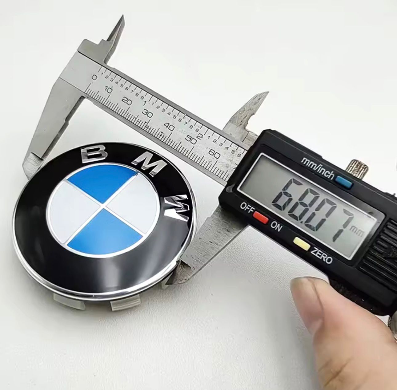 SET OF 4 BMW ALLOY WHEEL CENTRE CAPS Black & White - 68MM or 56MM