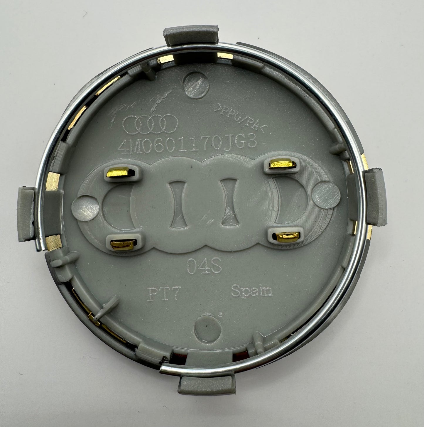 AUDI SILVER GOLD ALLOY WHEEL CENTRE CAPS ( #AMEAU15SILVERGOLD)