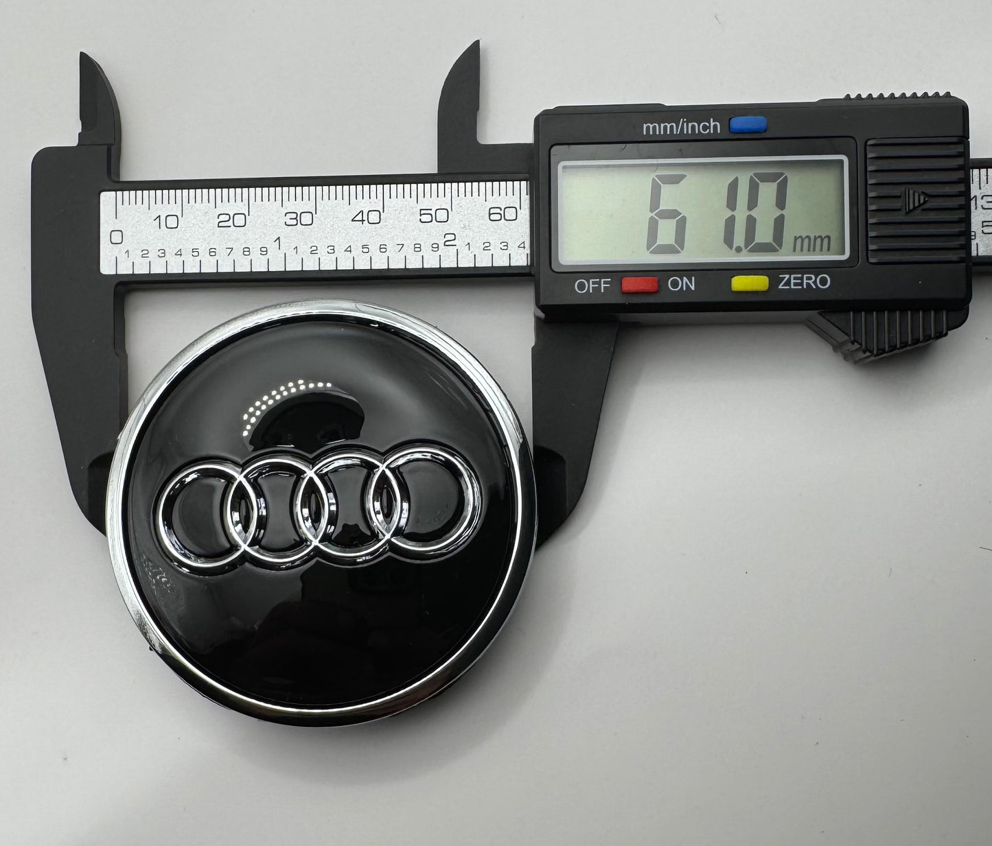 AUDI BLACK ALLOY WHEEL CENTRE CAPS WITH CHROME RING  61MM (4M0601170) Fit A3 A4 A5(#AMEAU18BLACK)